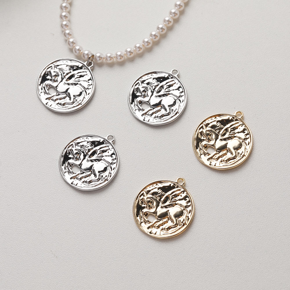 Charm Necklace Dainty - 4 قطعة دلايات يونيكورن لذيذ لصنع