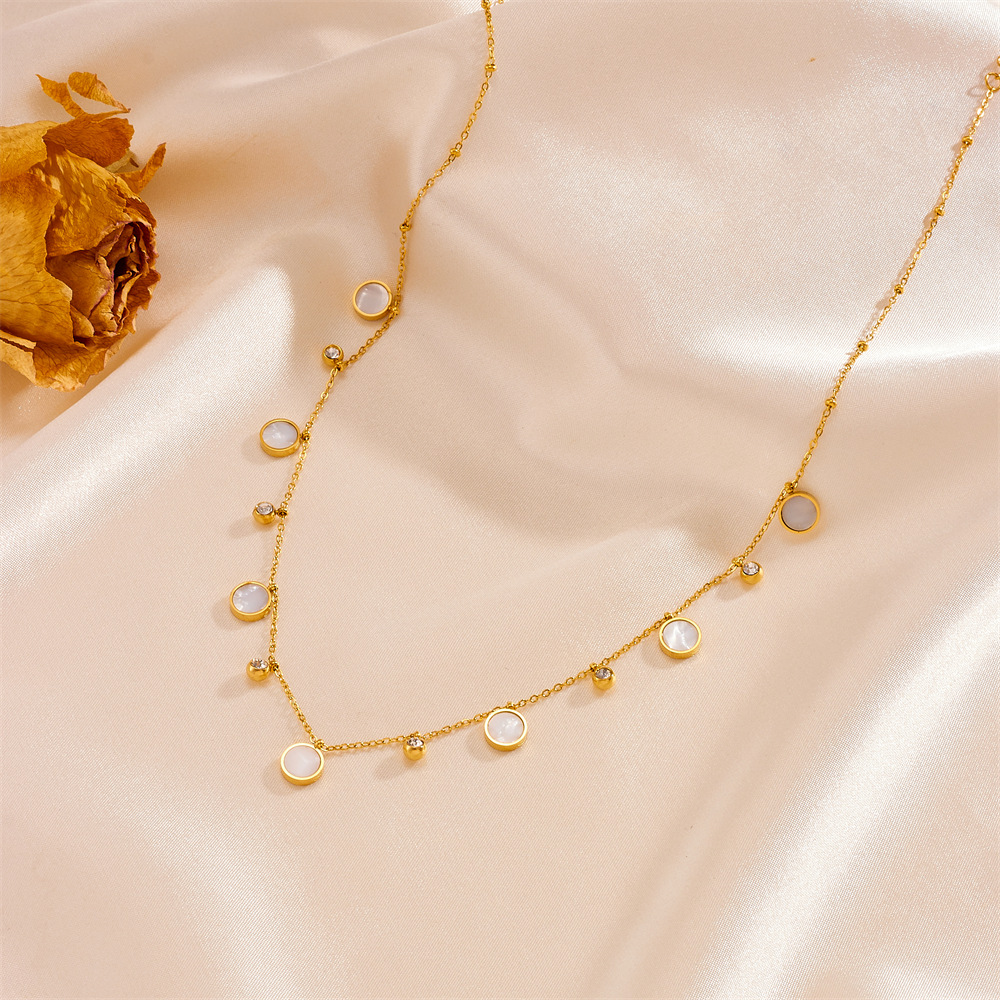قلادة أنيقة مطلية بالذهب عيار  - مراجعة Charm Necklace Dainty وسعره