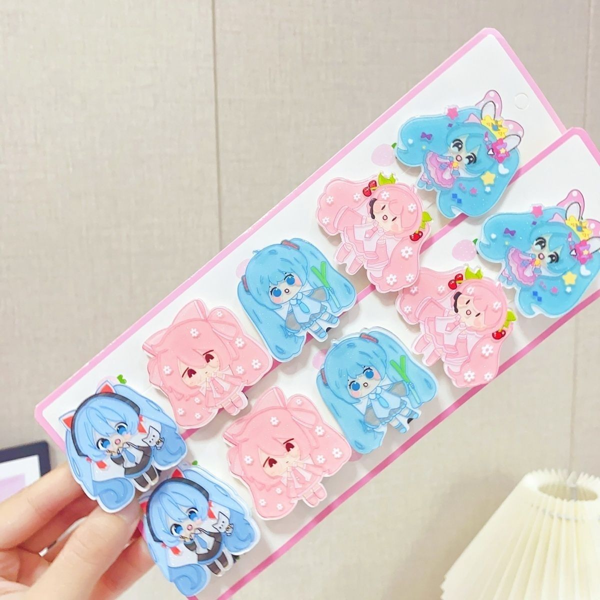 مشبك شعر كرتوني على شكل هاتسون - مراجعة Women'S Accessories List وسعره
