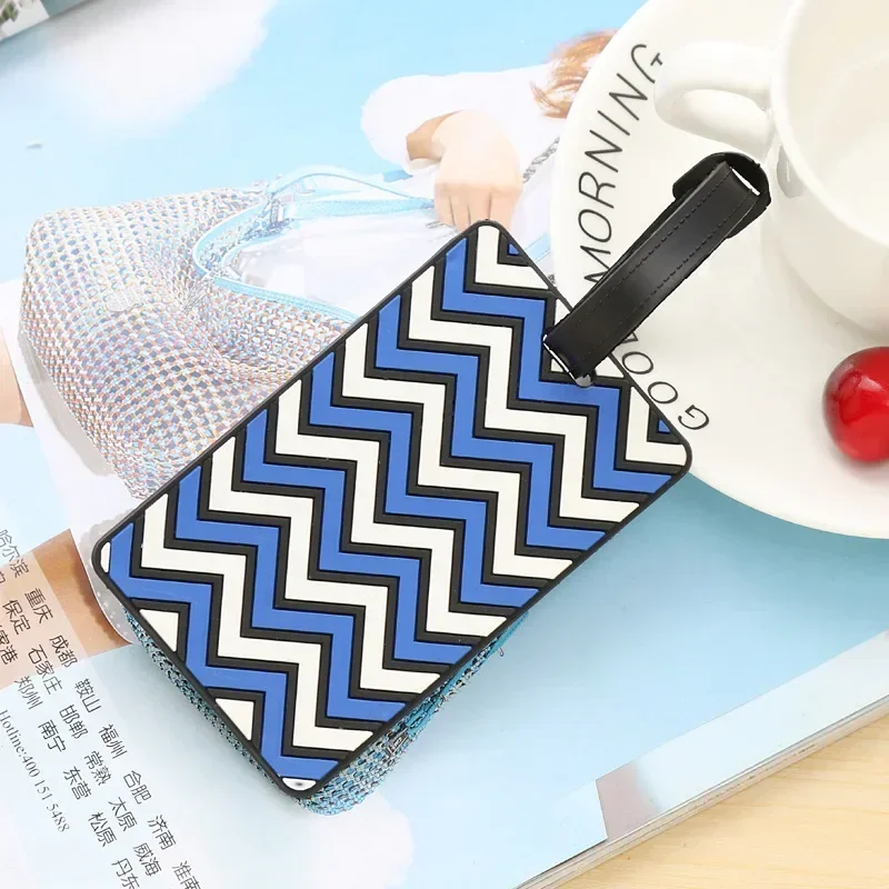 علامات الأمتعة الهندسية للنساء - مراجعة Women Accessories Name وسعره